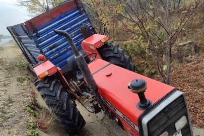Yoldan çıkan traktörden düşen sürücü hayatını kaybetti