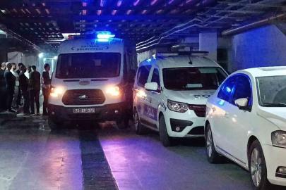 Yolun karşısına geçerken otomobilin çarptığı genç hayatını kaybetti