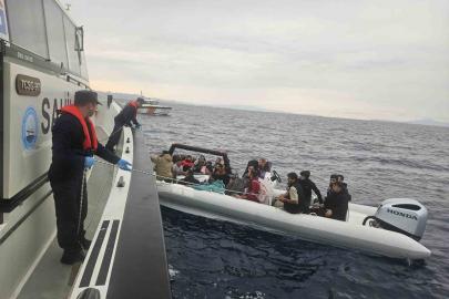 Yunanistan’ın geri ittiği 36 düzensiz göçmen kurtarıldı