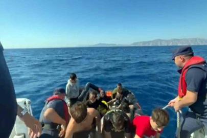 Yunanistan’ın geri ittiği 5’i çocuk 22 düzensiz göçmen kurtarıldı