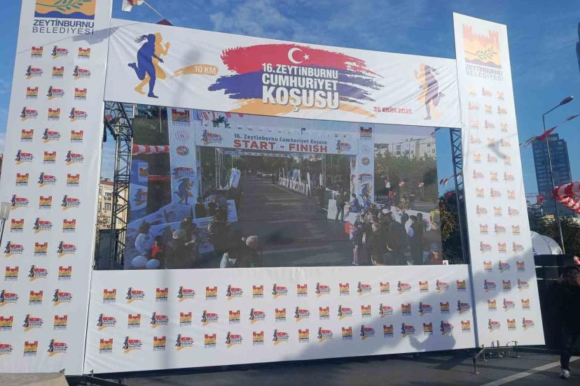 Zeytinburnu Uluslararası Cumhuriyet Koşusu bin 707 yarışmacıyla gerçekleşti