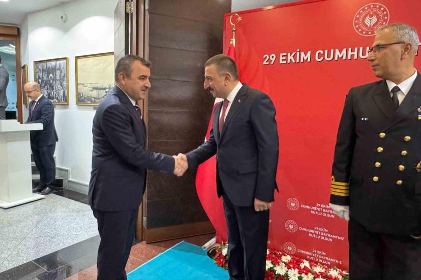 Zonguldak’ta 29 Ekim Cumhuriyet Bayramı tebrikat töreni gerçekleştirildi