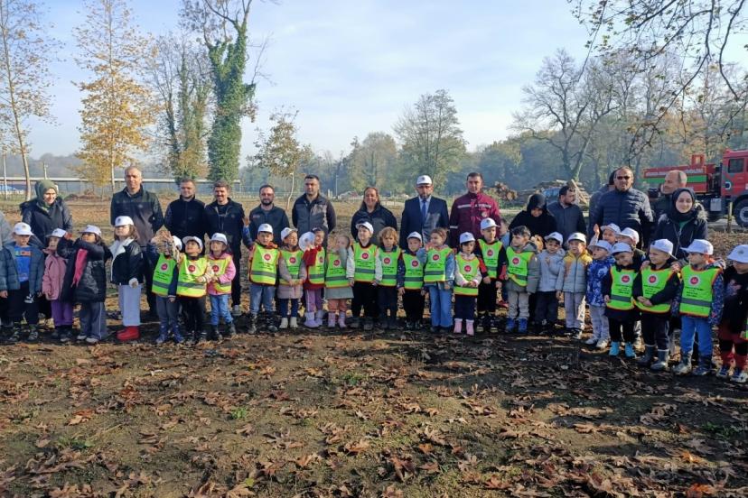 4-6 yaş Kur’an kursu öğrencileri fidan dikti