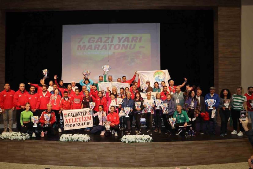 7. Gazi Yarı Maratonu’nda ödüller sahiplerini buldu