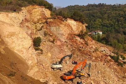 75 yaşındaki işçi 6 gündür enkaz altında