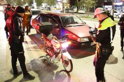 Abartı egzoz ve standart dışı ışıklı motosiklet sürücüsüne 13 bin 776 lira ceza