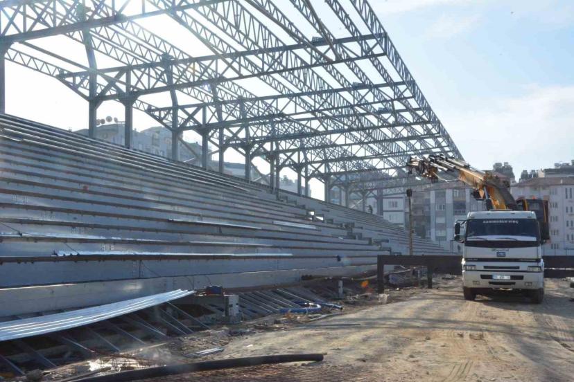 Adnan Menderes Stadı’nda çalışmalar sürüyor