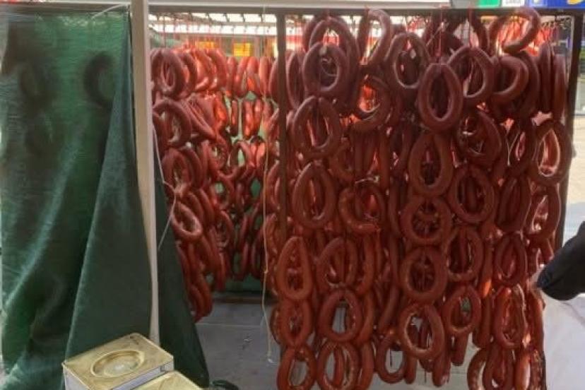 Ağrı’da etiketsiz ürünlere geçit yok: 415 kilo sucuk ele geçirildi