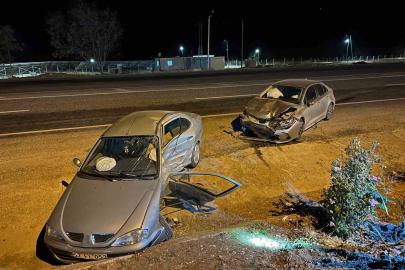 Akaryakıt istasyonuna girmek isteyen araç bir başka araçla çarpıştı: 1’i ağır 8 yaralı