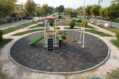 Akdeniz’in parklarında yenileme çalışmaları devam ediyor