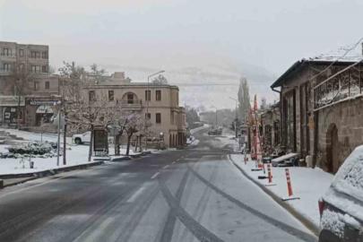 Aksaray’ın Güzelyurt ilçesinde kar yağışı