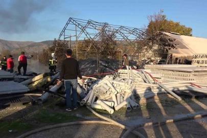 Amasya’da plastik malzeme dolu depo yandı, yükselen dumanlar metrelerce öteden görüldü