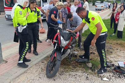 Antalya’da otomobil ile motosiklet çarpıştı: 2 yaralı