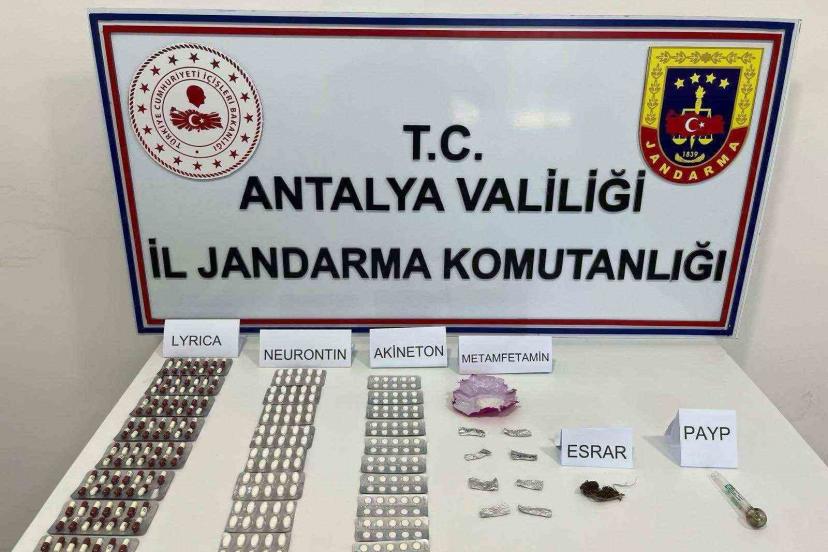 Antalya’da sentetik hap ve esrar ele geçirildi
