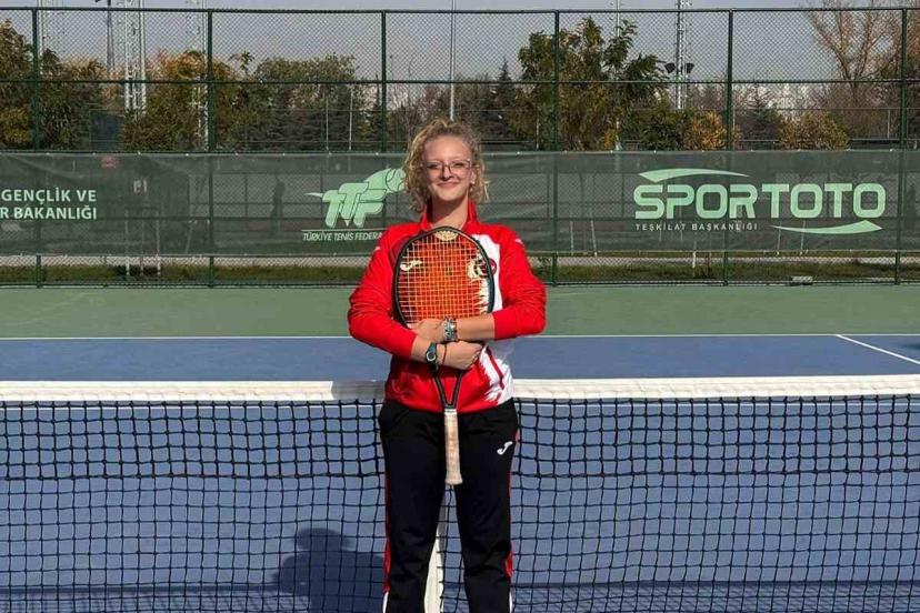 Antalyalı 16 yaşındaki tenisçi Zeynepsu, Tokyo Olimpiyatları için milli formayı giydi