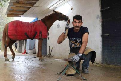 Asırlık gelenek bitiyor, son ustalar çalışmaya devam ediyor