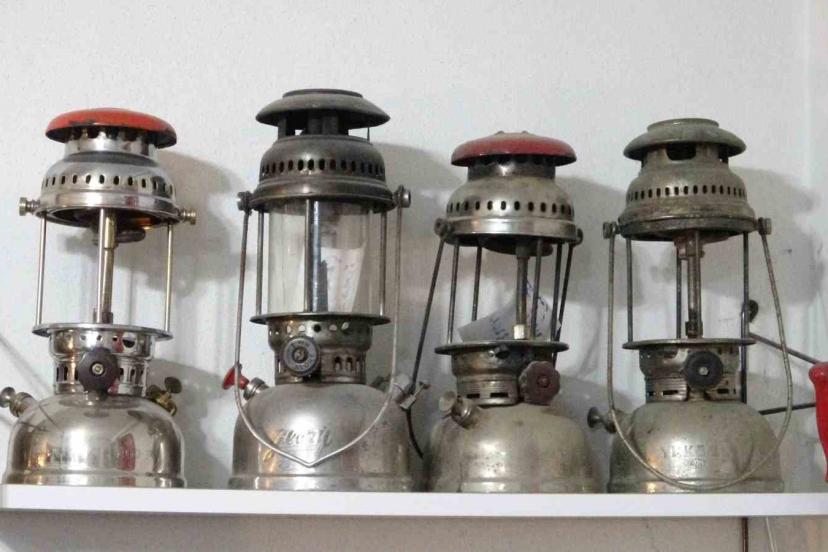 Asırlık lambalara yeniden ışık veriyor