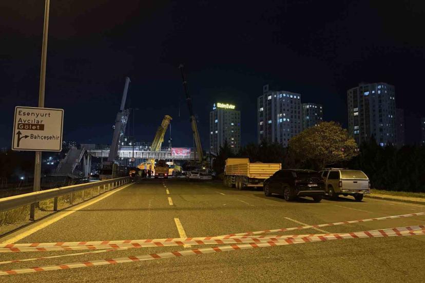 Avcılar’da tırın çarptığı üst geçit kapatıldı, geçit kaldırma çalışmaları çileye dönüştü