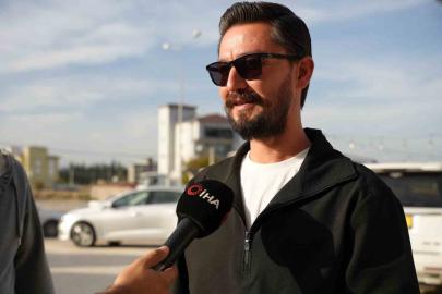 Avukat cübbesi giyip araç tanıtımı yapan galerici: "Sadece farklı, dikkat çekici bir tanıtım olsun diye uğraştık"