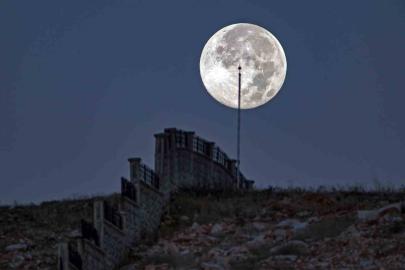 Ay, yılın en yakın anlarında Bitlis’e veda etti