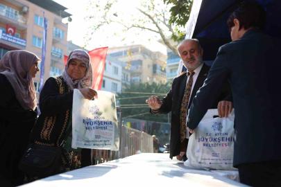 Aydın Büyükşehir’in kışlık fideleri İncirliova’da vatandaşlara dağıtıldı