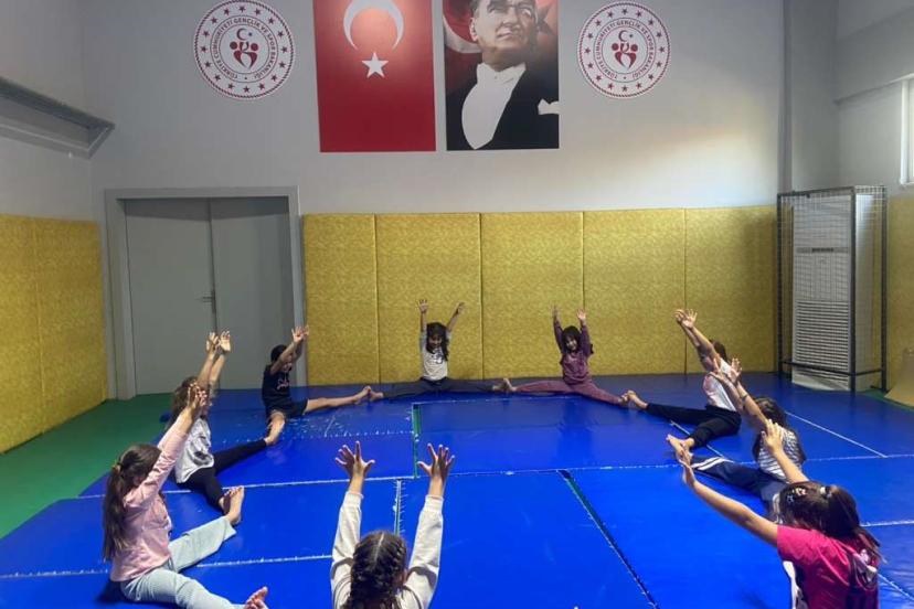 Aydın’da gençler hem sporu seviyor, hem de eğleniyor