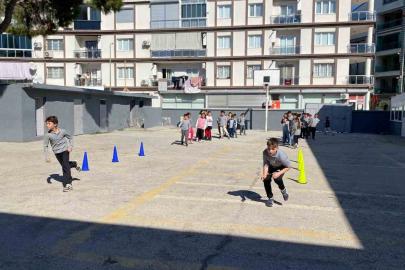 Aydın’da minikler, spor alışkanlığı kazanıyor