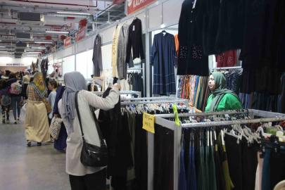 Aydın’daki giyim festivali yoğun ilgi görüyor