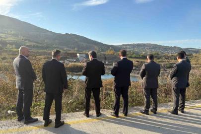 Bafra’da OSB’leri birbirine bağlayacak dev köprü hızla yükseliyor