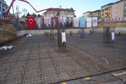 Bakan Bak: "Türkiye şu anda spor tesisi devrimi yaşıyor"