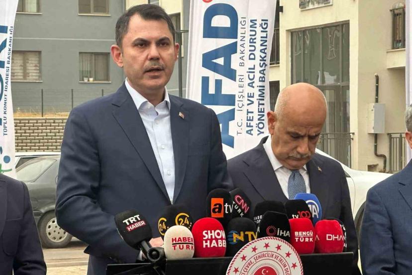 Bakan Kurum: "Türkiye genelinde ise 2025 yılı sonuna kadar 453 bin konutun teslimini gerçekleştireceğiz"
