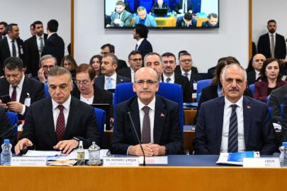 Bakan Şimşek: "Vergi ve harçlardaki güncellemenin yeniden değerleme oranı yerine enflasyon hedeflerini dikkate alarak yapılması gündemimizde"