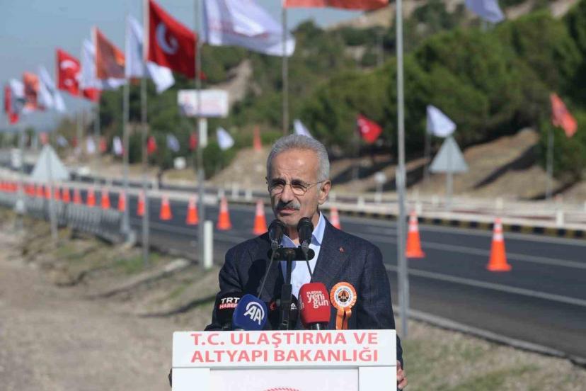 Bakan Uraloğlu: "38 kilometrelik bisiklet yolunun yapım çalışmalarına devam ediyoruz"