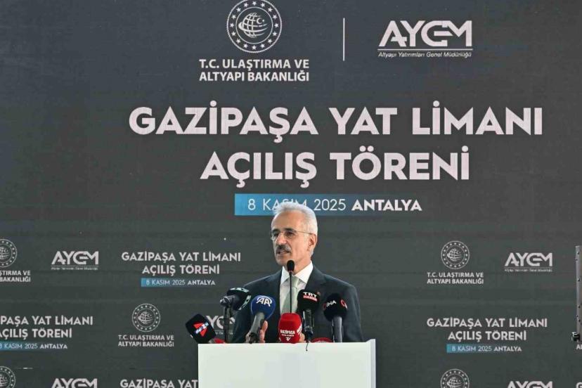 Bakan Uraloğlu: "Antalya-Mersin Bölünmüş Yol Projesinde 440 kilometrenin 400 kilometresini bitirdik"