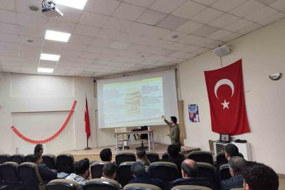 Bakım personellerine sağlıklı beslenme ve hijyen eğitimi