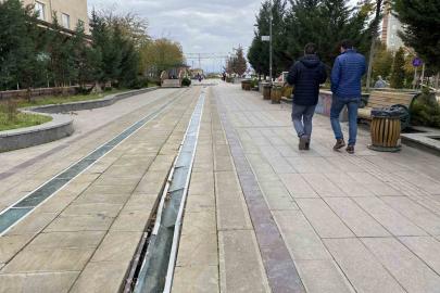 Bakımsız kalan Hatboyu her geçen gün daha da yıpranıyor