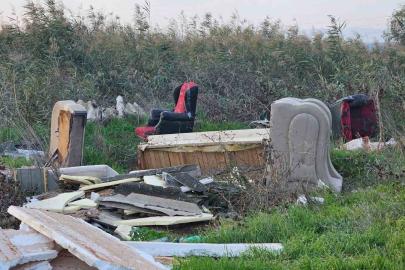 Bandırma’da doğa yine çöplük oldu