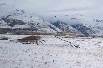 Başkale beyaza büründü