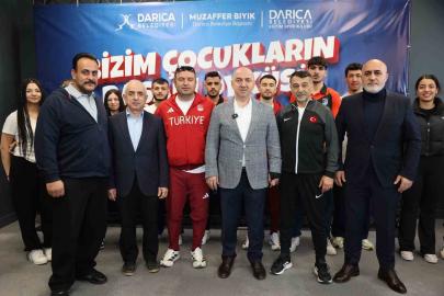 Başkan Bıyık milli sporcularla bir araya geldi