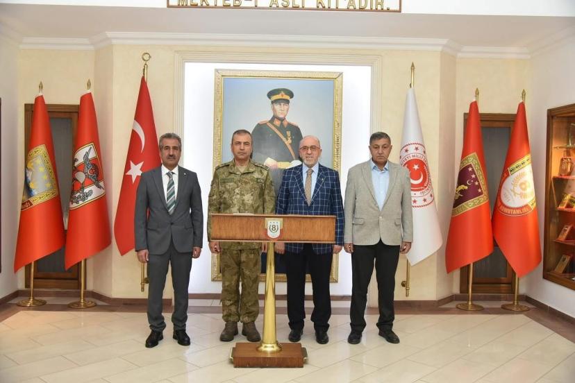 Başkan Dumandağ, Kolordu Komutanı Durmaz ile bir araya geldi