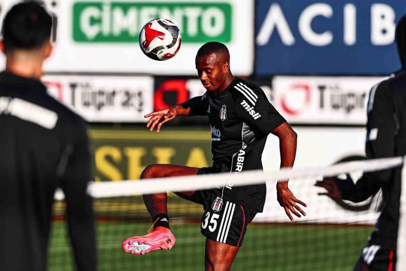 Beşiktaş, günü çift antrenmanla tamamladı