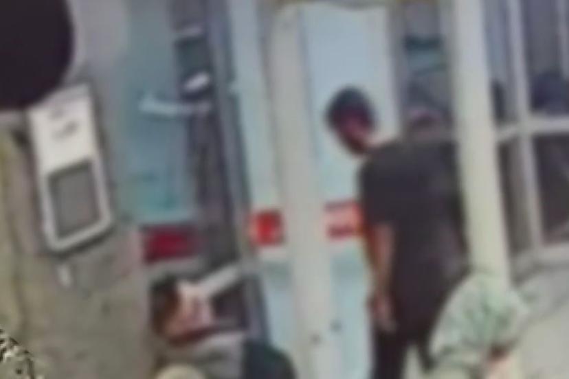 Beyoğlu’nda hastanede cep telefonu hırsızlığı kamerada