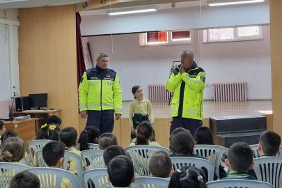 Bilecik’te öğrencilere trafik ve emniyet kemeri eğitimi verildi
