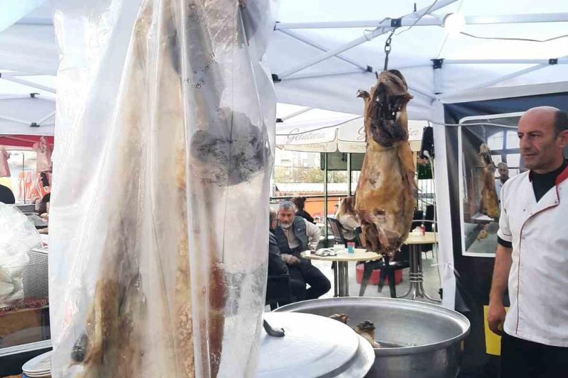 Bitlis’in yöresel ürünleri Ankaralılarla buluştu