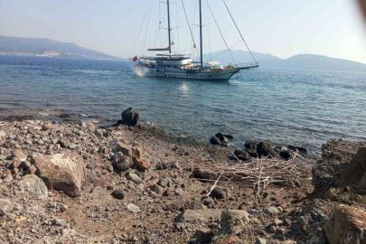 Bodrum’da yelkenli tekne karaya oturdu