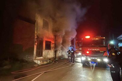 Bolu’da 2 katlı ahşap evde sobadan kaynaklı yangın çıktı: 1 yaralı