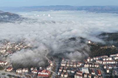 Boyabat güne sis perdesiyle uyandı