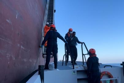 Bozcaada açıklarında tankerde elinden yaralanan personelin tıbbi tahliyesi gerçekleştirildi