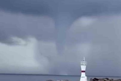 Bozcada açıklarında denizde hortum oluştu