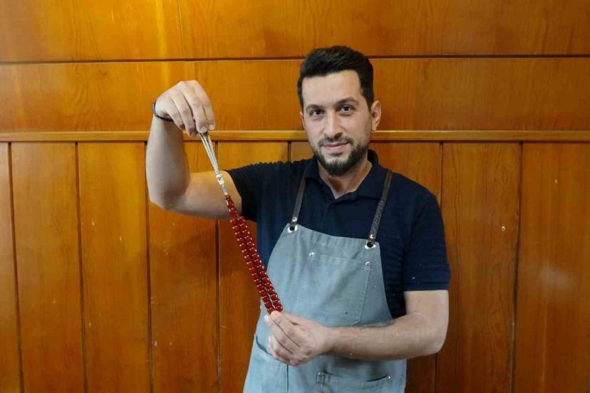 Bu tespihlerin fiyatı dudak uçuklatıyor